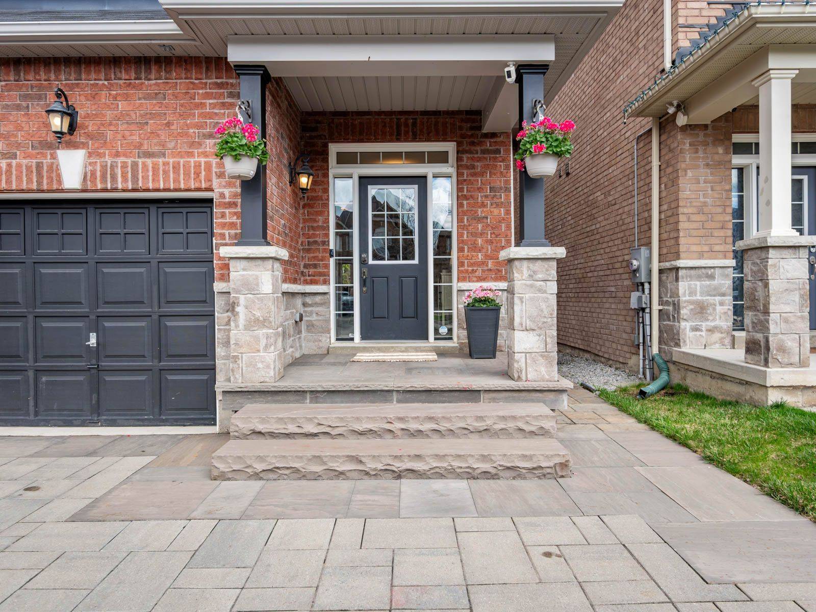 62 Donald Stewart CRES, East Gwillimbury, ON L0G 1M0