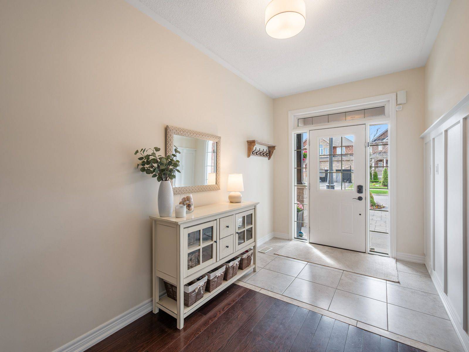 62 Donald Stewart CRES, East Gwillimbury, ON L0G 1M0