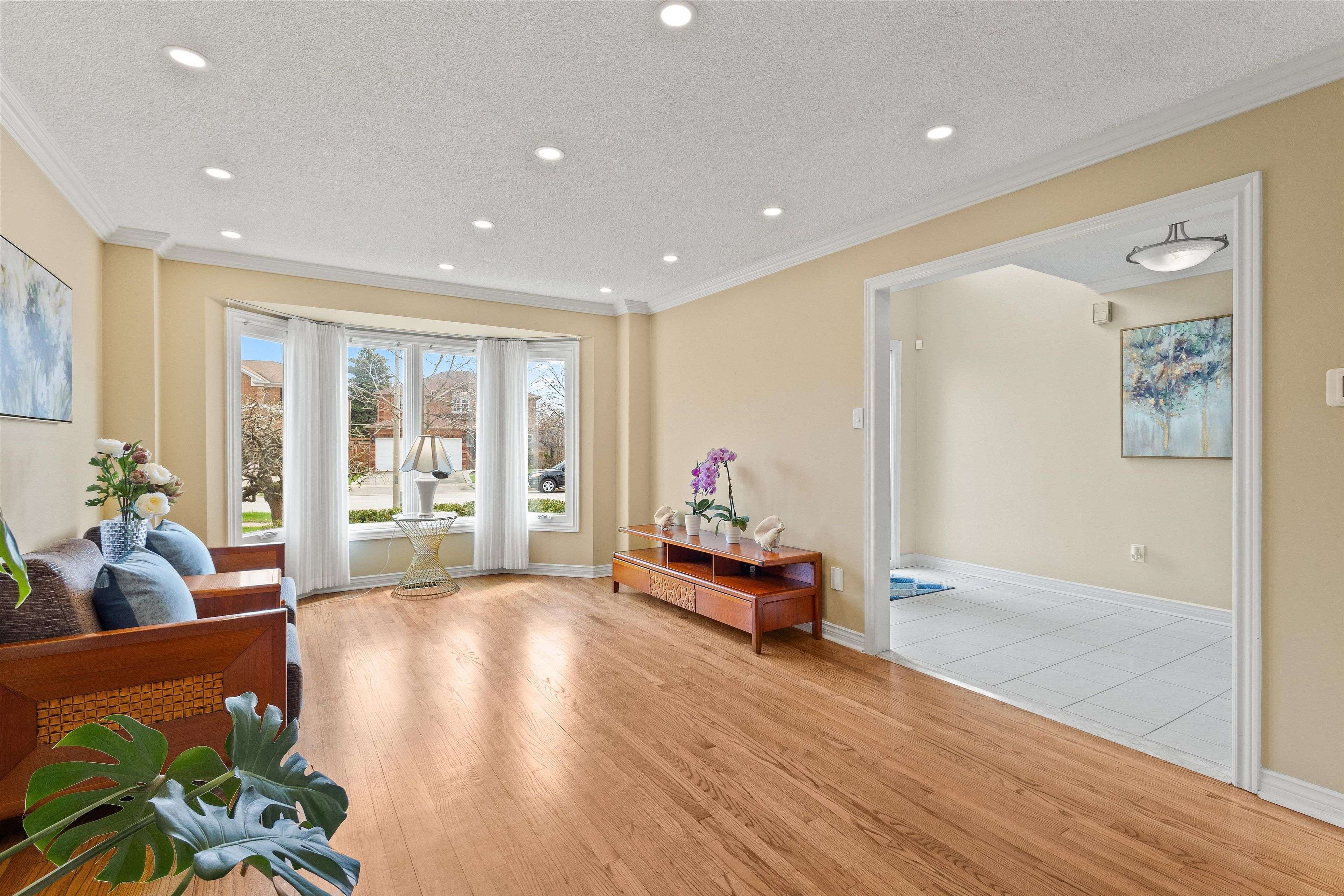 2044 Schoolmaster CIR, Oakville, ON L6M 3A1