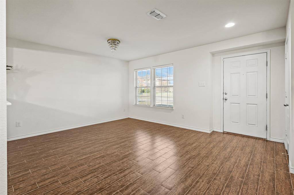 728 Jewelflower Drive, Desoto, TX 75115