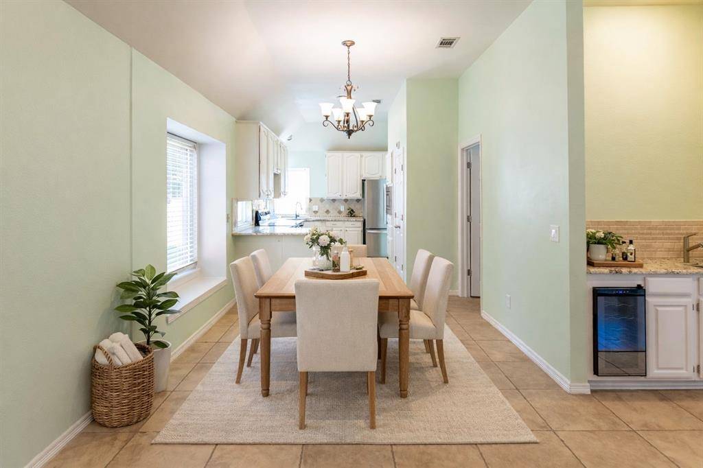 2009 Arbor Creek Drive, Carrollton, TX 75010