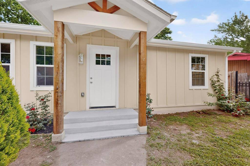 910 S Chatfield Street, Ennis, TX 75119