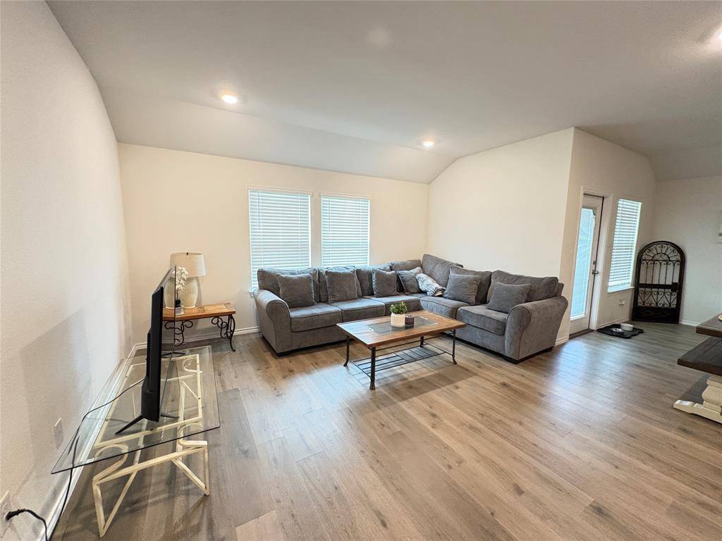 1306 Saddlehorn Drive, Denton, TX 76207