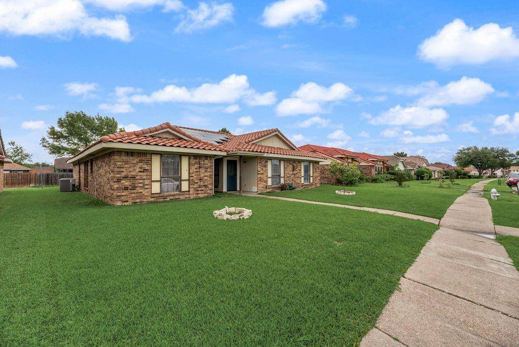 2711 Eagle Pass, Mesquite, TX 75150