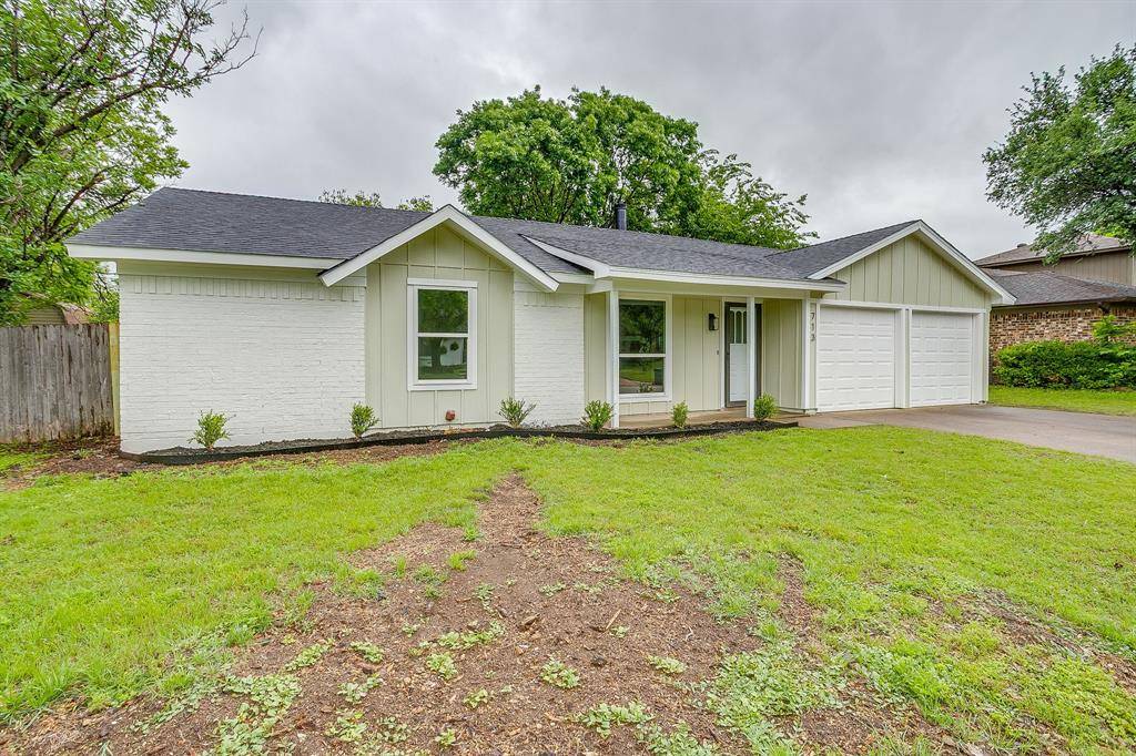 713 Vaughn Drive, Burleson, TX 76028