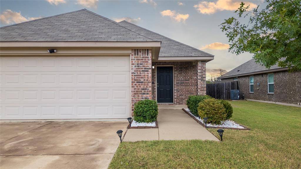 3308 Robin Road, Ennis, TX 75119