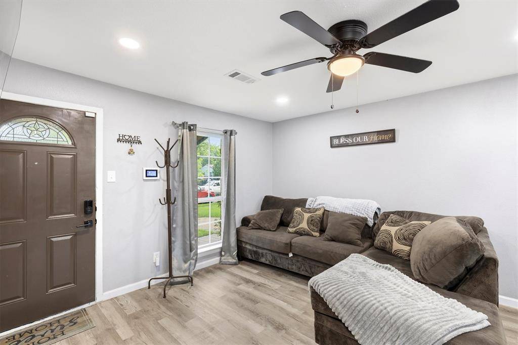 6331 Fenway Street, Dallas, TX 75217