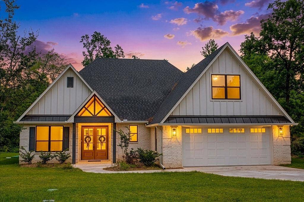 221 Brookside Drive, Hideaway, TX 75771