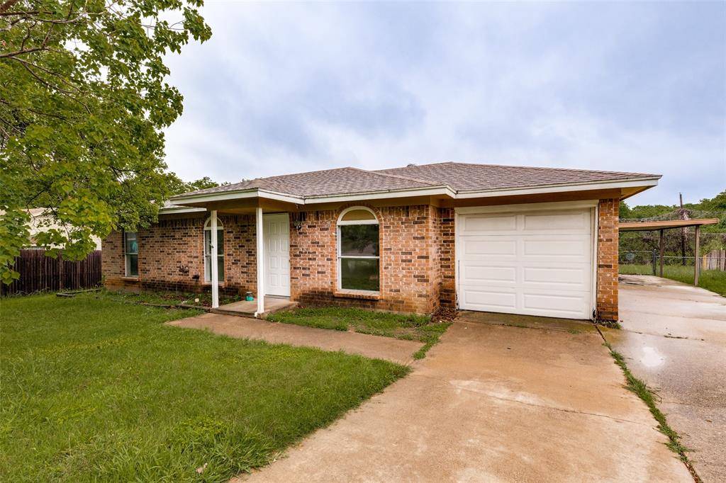 520 Lake Crest Parkway, Azle, TX 76020