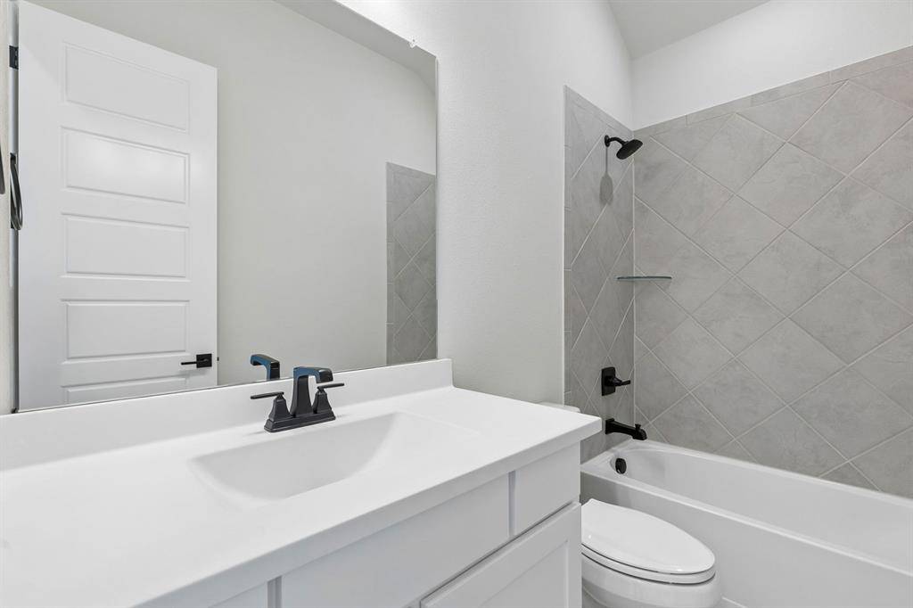 201 Cross Timbers Street, Azle, TX 76020