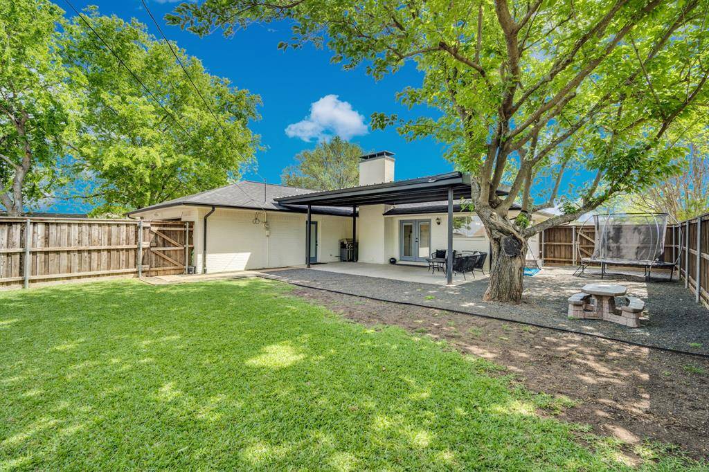 106 Hillcrest Drive, Midlothian, TX 76065