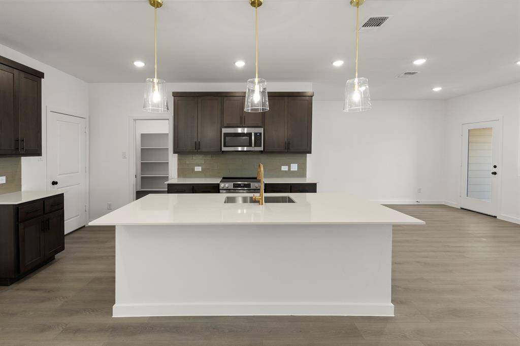 6915 Mission Tejas Drive, Dallas, TX 75228