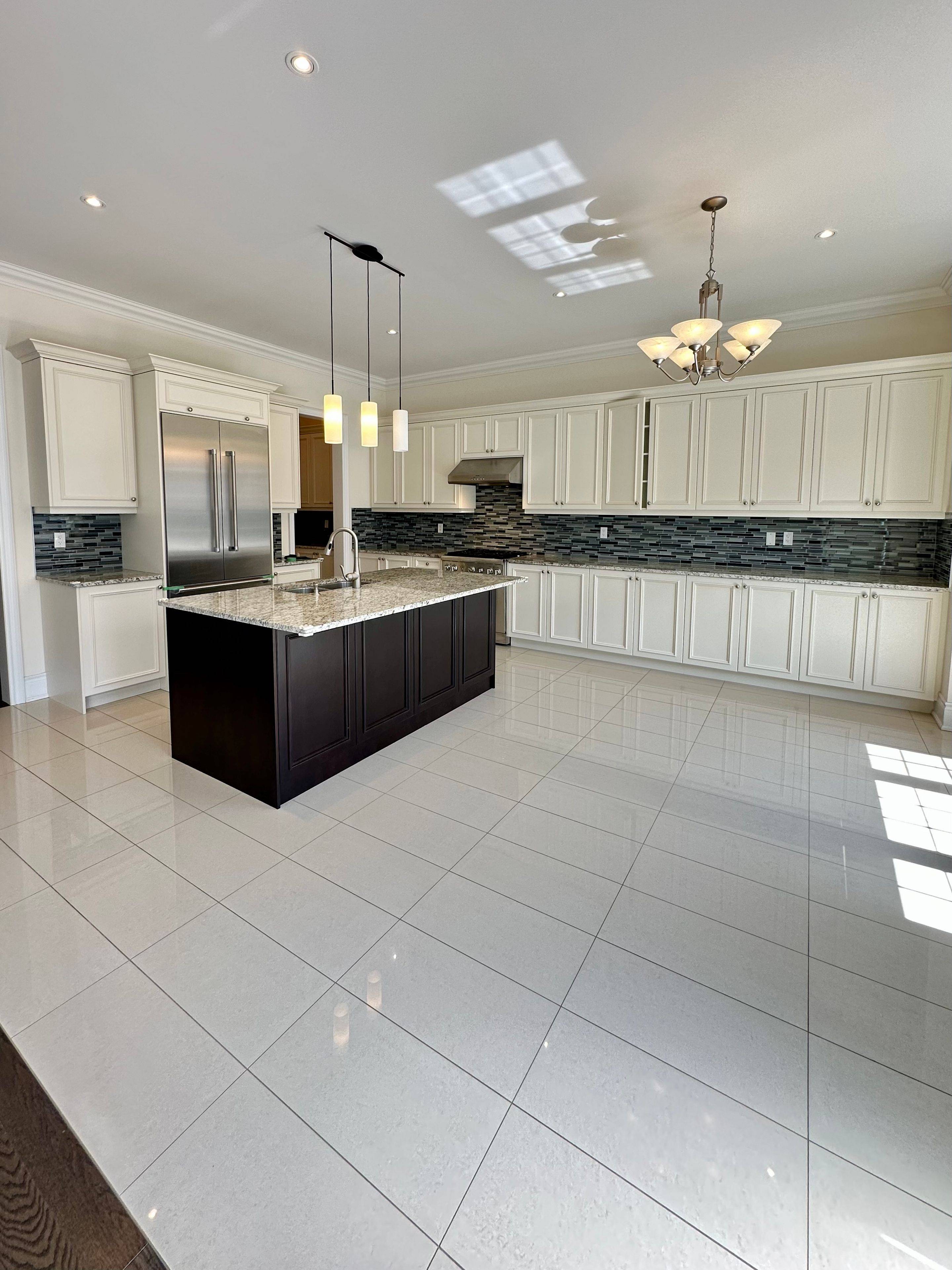 11 Yates AVE, Vaughan, ON L6A 4X5