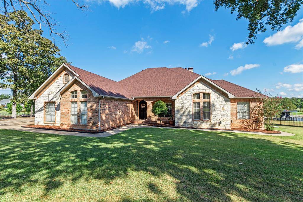 180 Surls Drive, Mabank, TX 75156