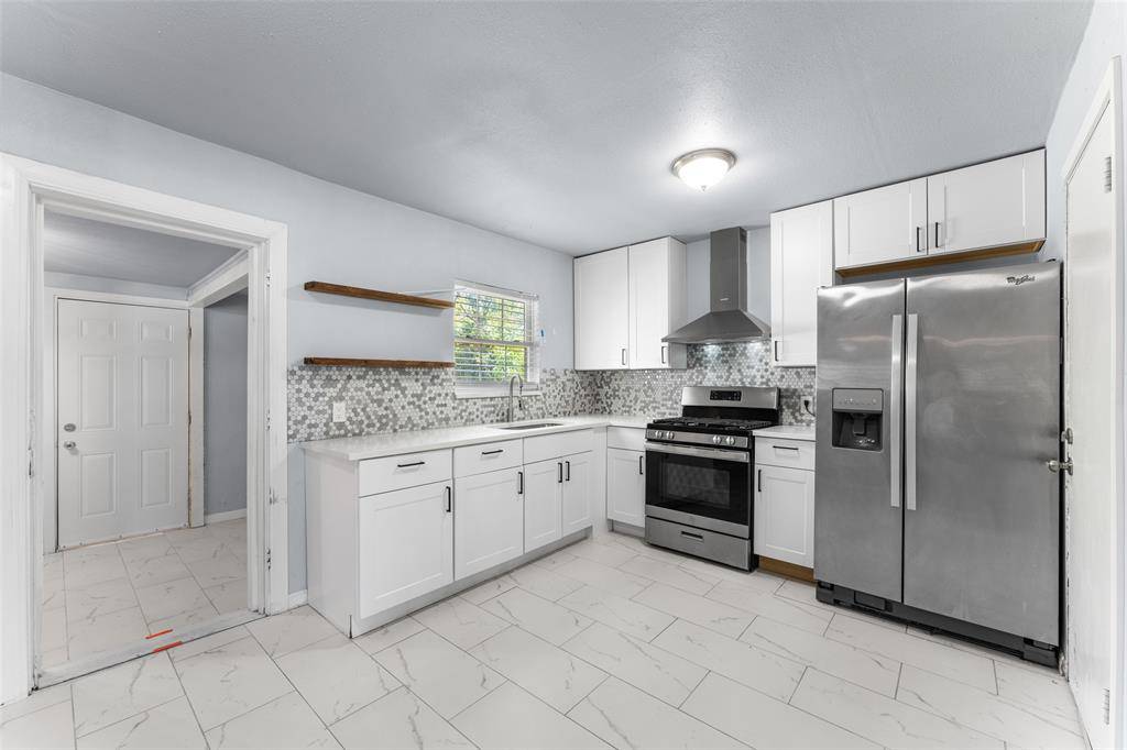 612 E 8th Street, Kemp, TX 75143