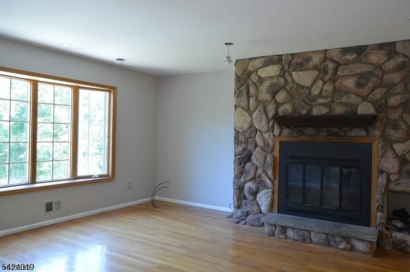 89 Forsythia Ln #A, Paramus Boro, NJ 07652