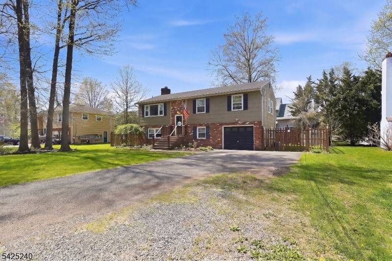 241 Woodside Ln, Bridgewater Twp., NJ 08807