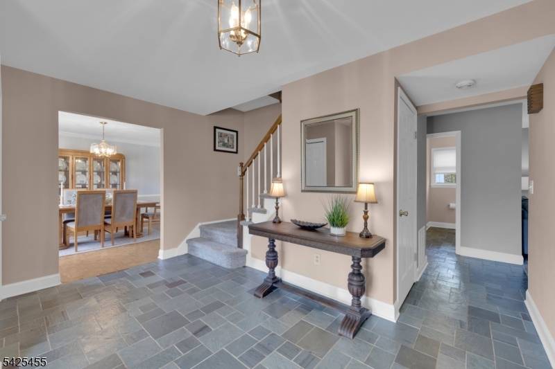 456 Steeplechase Ln, Bridgewater Twp., NJ 08807