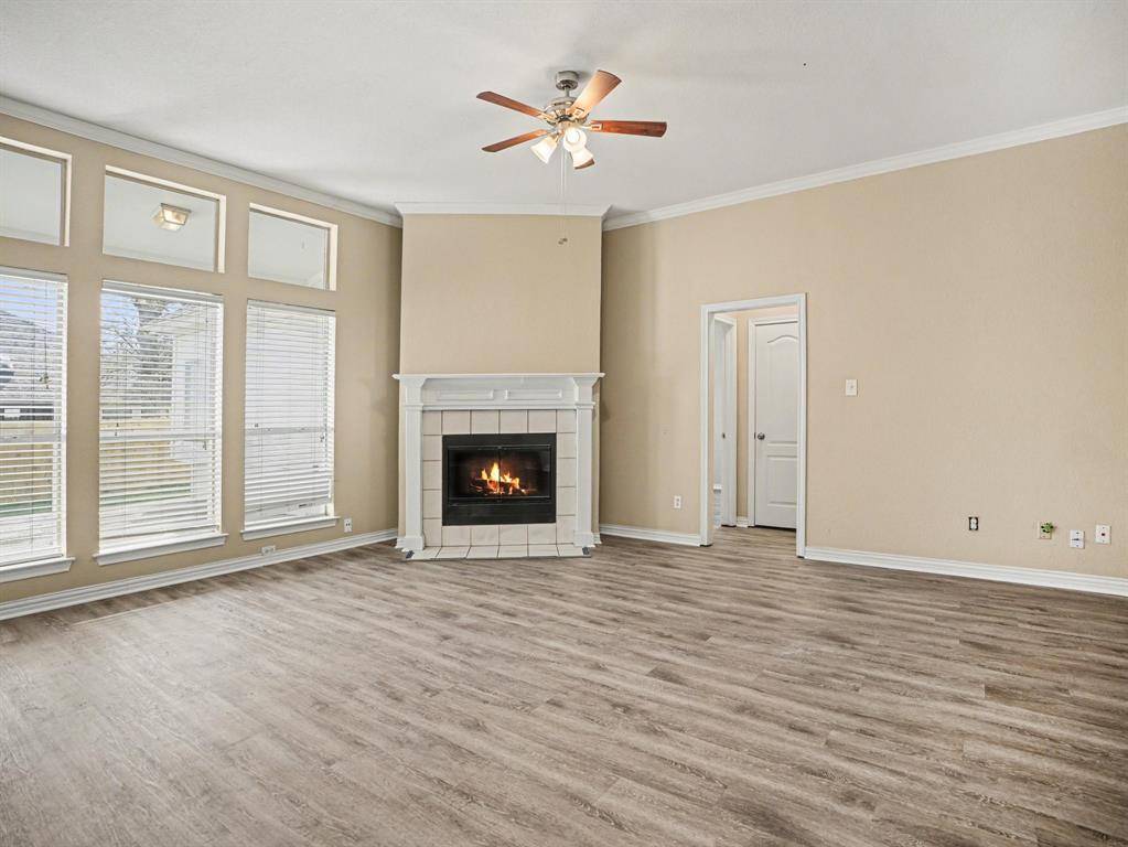 4915 Arborgate Drive, Arlington, TX 76017