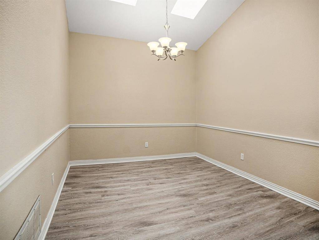 4915 Arborgate Drive, Arlington, TX 76017