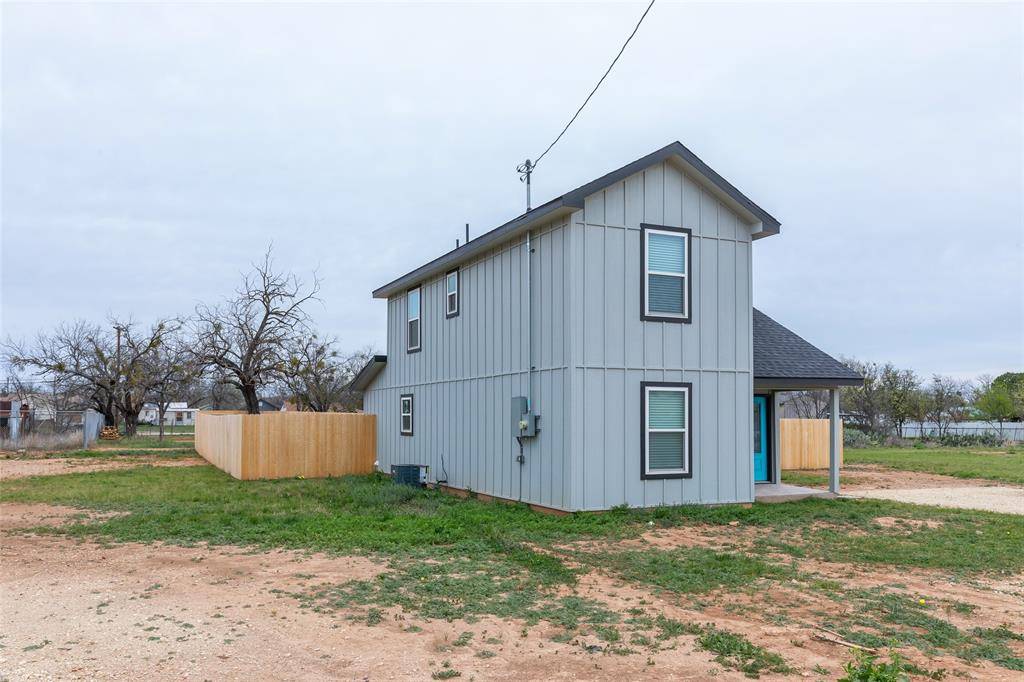 708 W 1st Street, Coleman, TX 76834