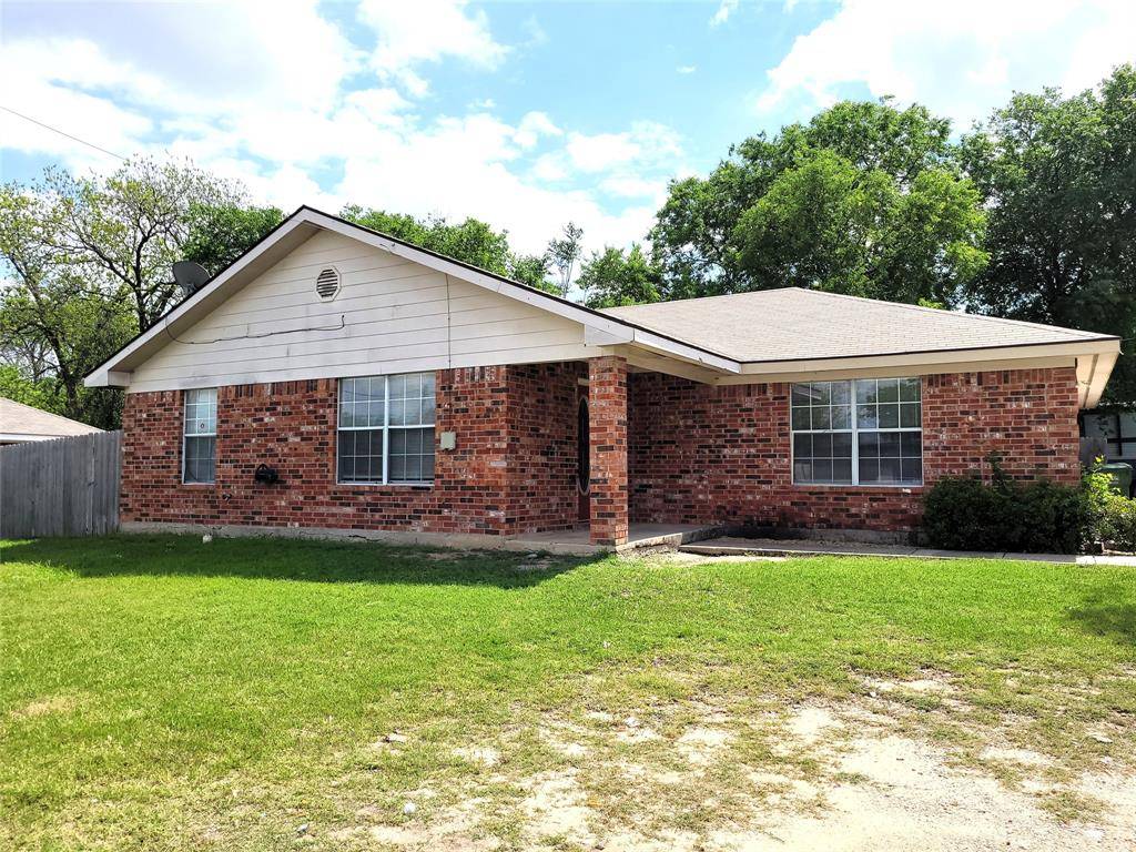 651 Meadow Park Drive, White Settlement, TX 76108