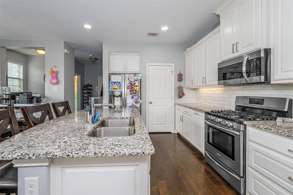 4202 Cascade Sky Drive, Arlington, TX 76005