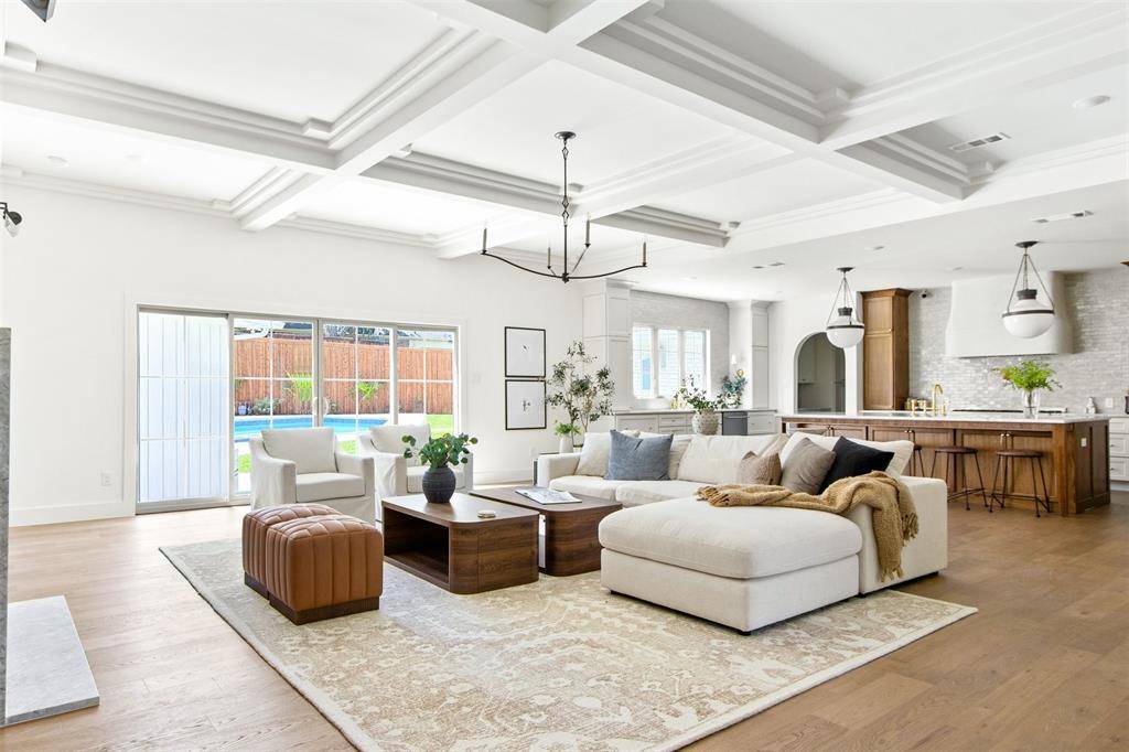 4366 Willow Lane, Dallas, TX 75244