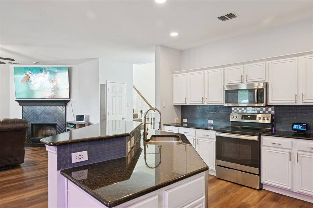 441 Valley View Drive, Lewisville, TX 75067