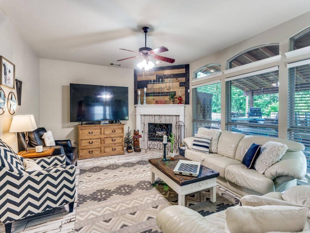 6811 Shore Breeze Court, Arlington, TX 76016