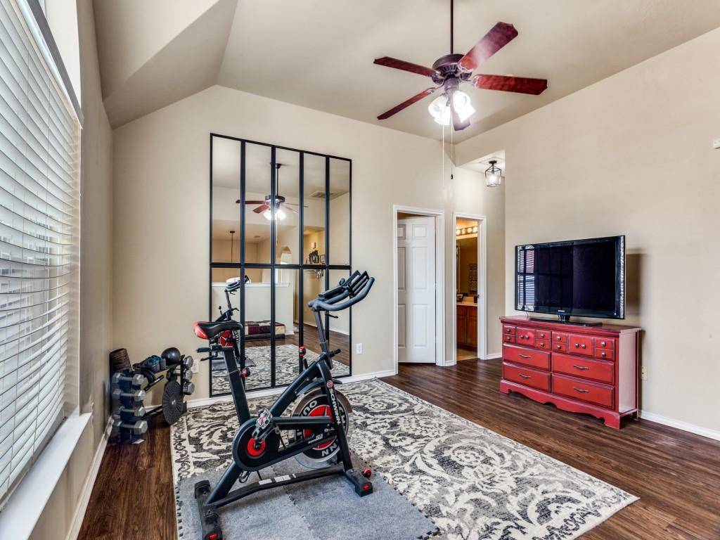 6811 Shore Breeze Court, Arlington, TX 76016