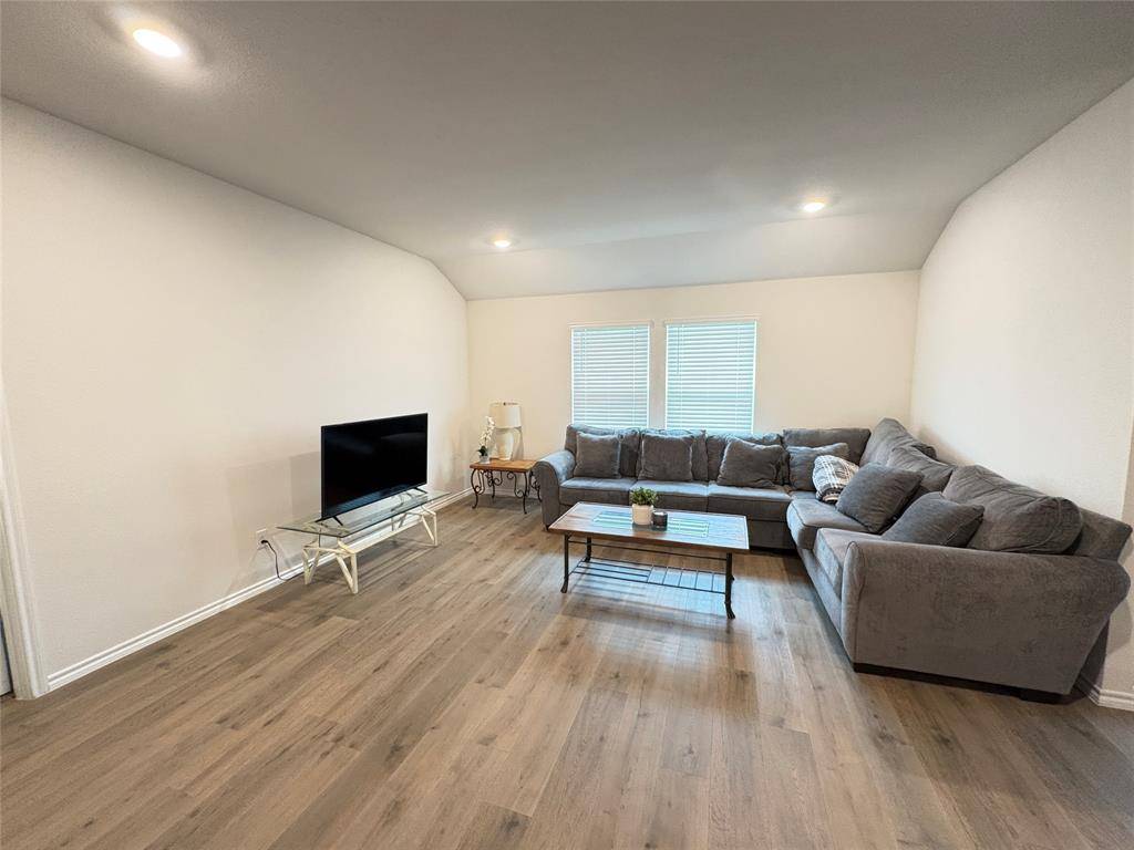 1306 Saddlehorn Drive, Denton, TX 76207