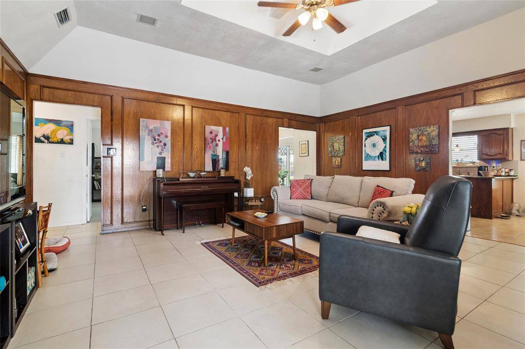 2024 Crooked Creek Lane, Arlington, TX 76006