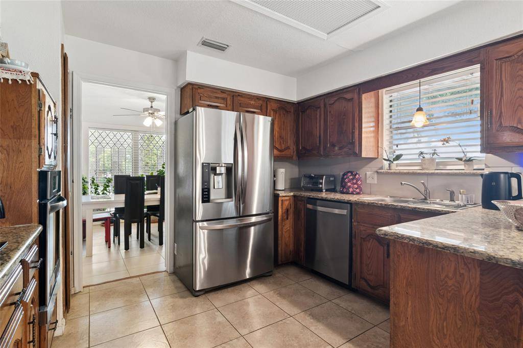 2024 Crooked Creek Lane, Arlington, TX 76006