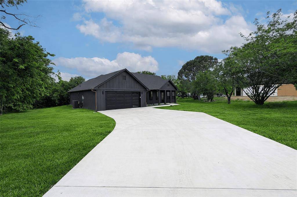 828 Quail Run, Cleburne, TX 76031