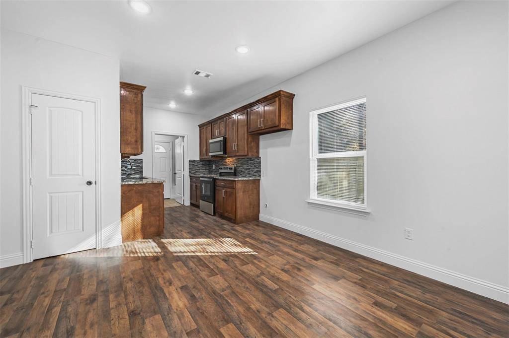 129 Arapaho Trail, Mabank, TX 75156