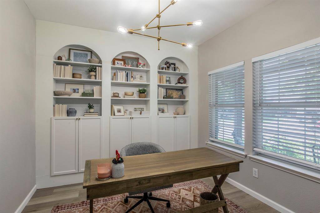 1630 Hillside Drive, Waxahachie, TX 75165