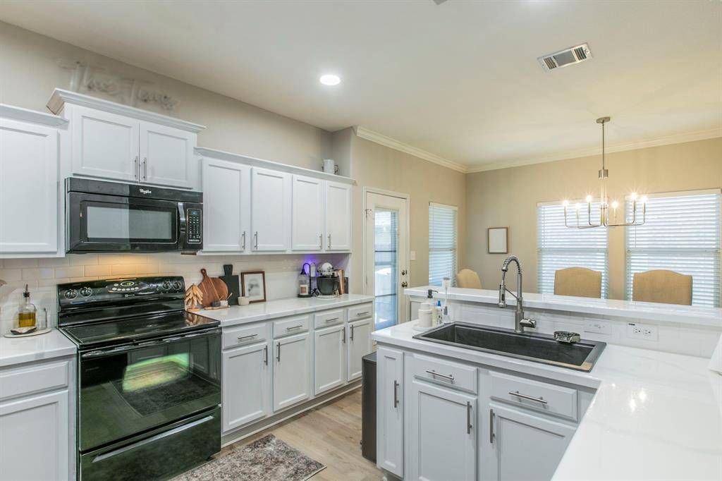 1630 Hillside Drive, Waxahachie, TX 75165