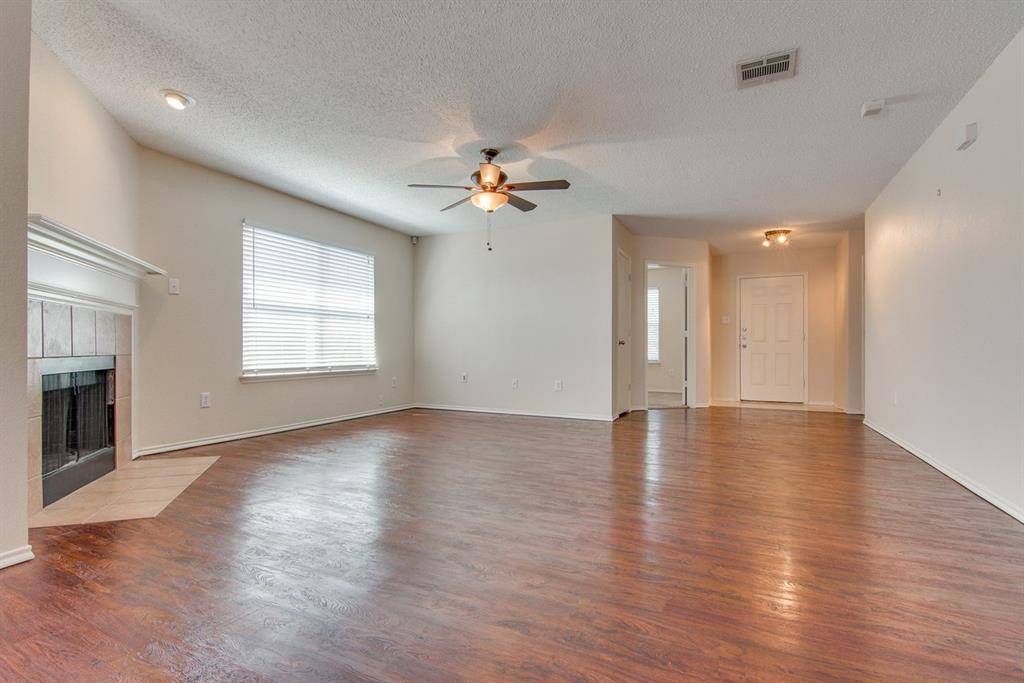 10720 Irish Glen Trail, Fort Worth, TX 76052