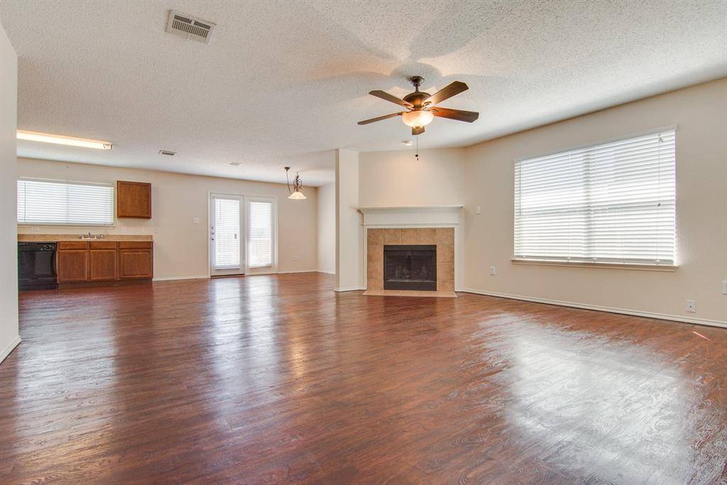 10720 Irish Glen Trail, Fort Worth, TX 76052