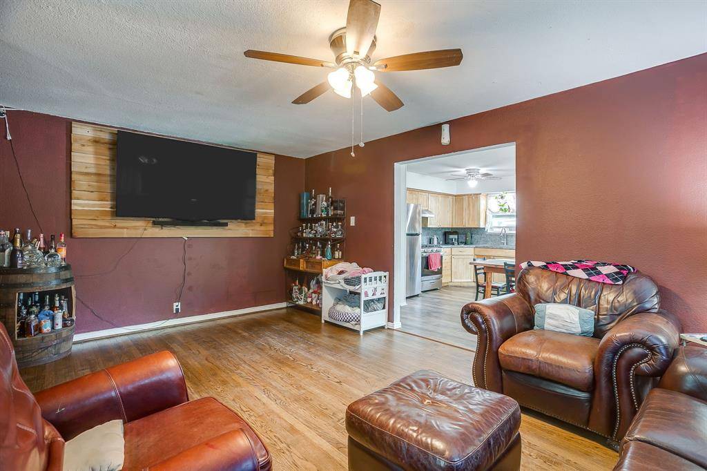 1304 Juanita Street, Mesquite, TX 75149