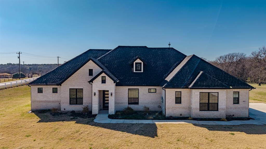1001 Henry Way, Springtown, TX 76082