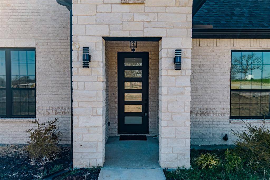 1001 Henry Way, Springtown, TX 76082