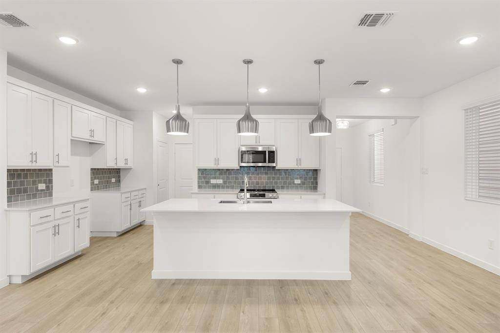 2537 Lost Maples Lane, Dallas, TX 75228