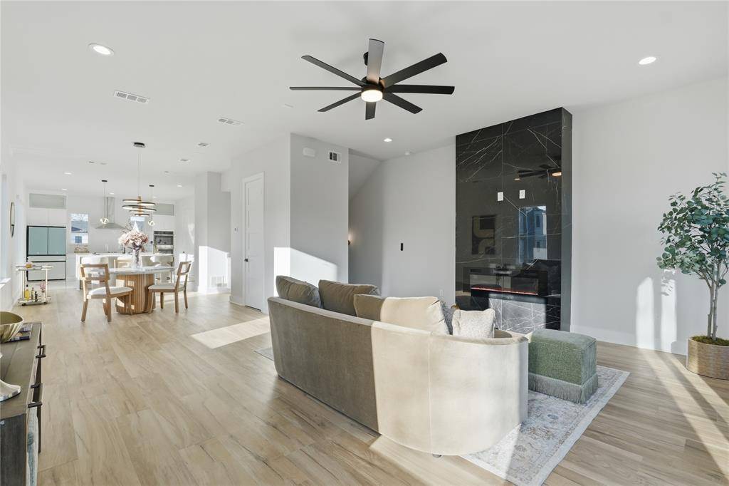 1121 Muncie Avenue, Dallas, TX 75212