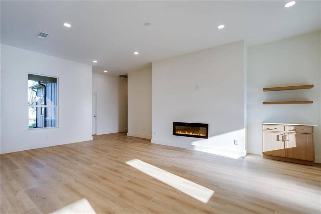 1507 Elk Creek Road, Dallas, TX 75253