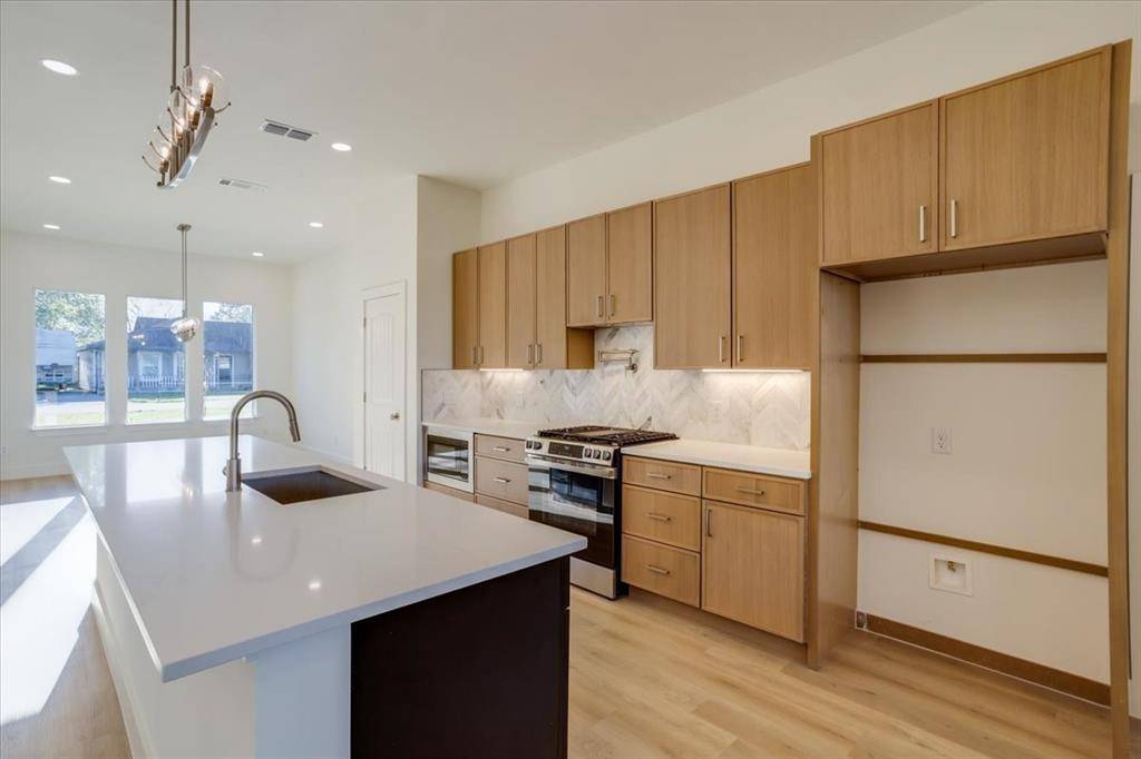 1507 Elk Creek Road, Dallas, TX 75253