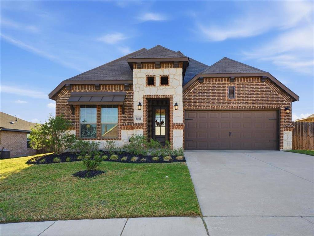 6505 Molly Anita Drive, Burleson, TX 76058