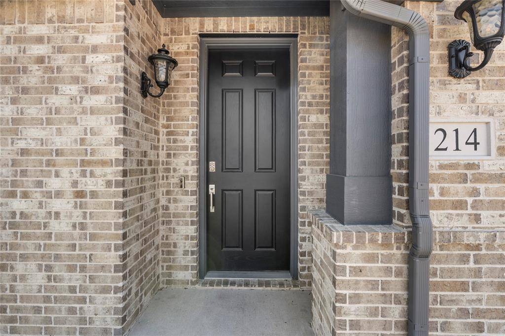 214 Garden Grove Drive, Waxahachie, TX 75165