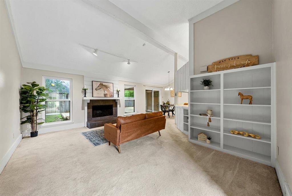 4909 Queen Court, Fort Worth, TX 76103